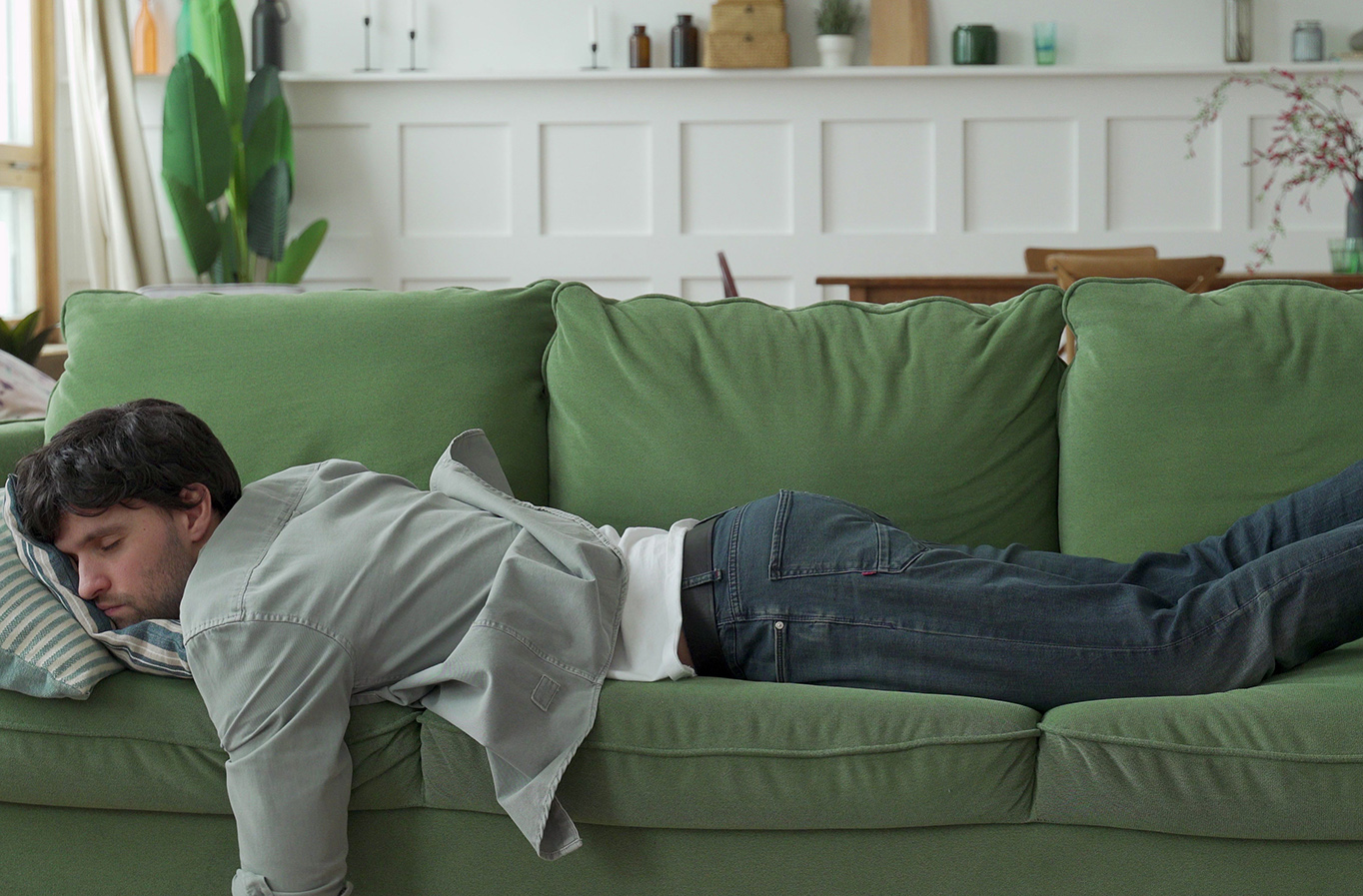 Greensofa_1364x897.jpg